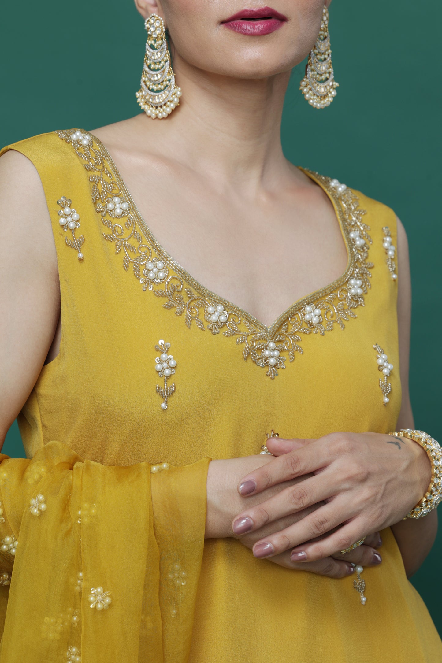 Amal Sleeveless Kurta Set