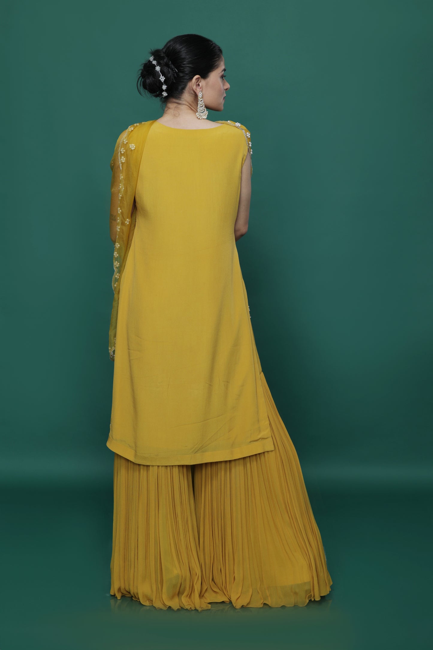 Amal Sleeveless Kurta Set